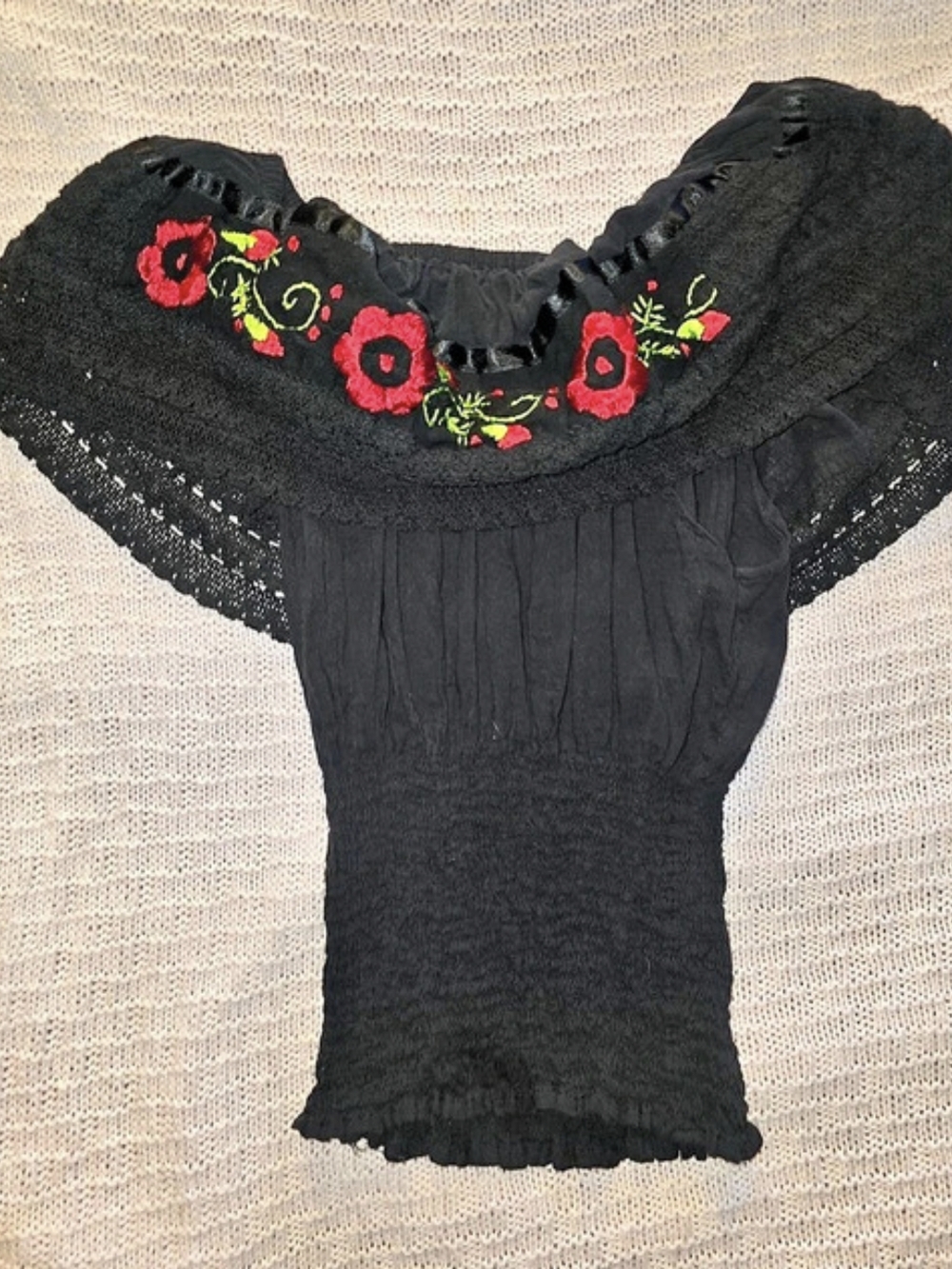 Women’s Size S Black Mexican Floral Embroidered Off Shoulder Peasant Blouse